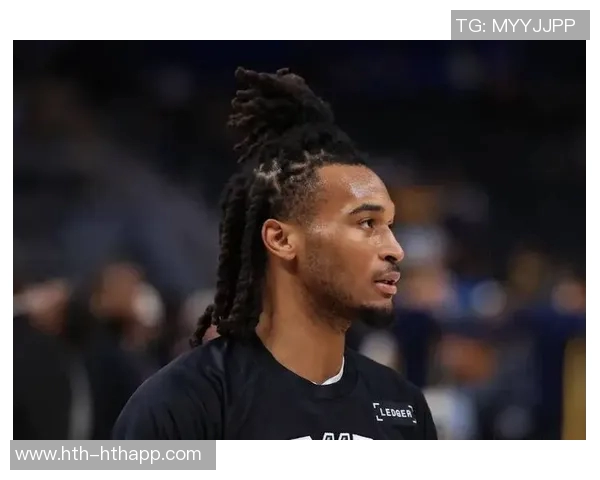 哈珀表现出色6投4中贡献9分3助攻正负值全队最高达到20分 哈珀表现出色6投4中贡献9分3助攻正负值全队最高达到20分