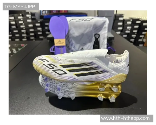 下赛季欧冠联赛用球配色揭晓白薄荷绿紫粉组合引领潮流