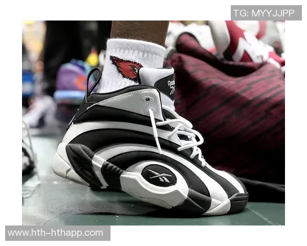 迈克米勒致敬两连冠将爱车改装为詹姆斯迈阿密配色球鞋主题款式