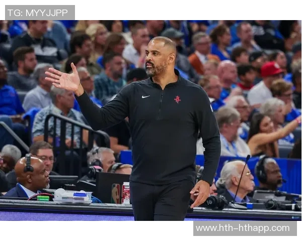 里夫斯强调全队协作防守的重要性球员天赋众多需齐心合力