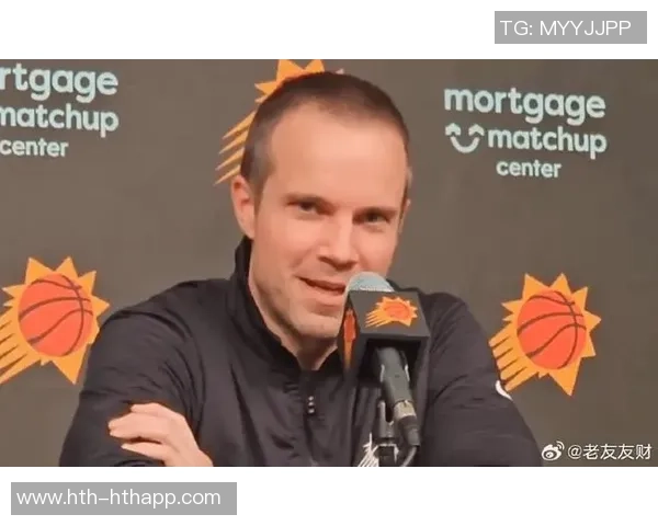 奥特谈三分犯规争议裁判称布克触碰詹姆斯手腕我未能清晰观察到